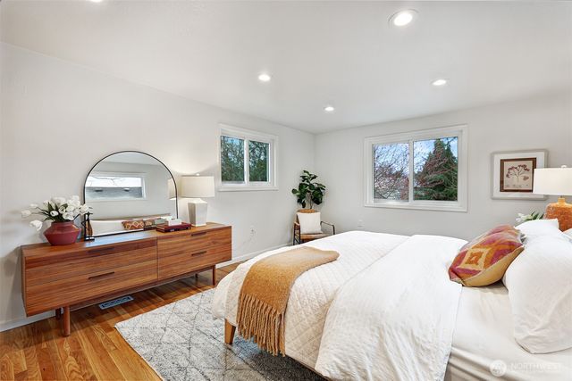 7506 Dibble Avenue NW, Seattle, WA 98117