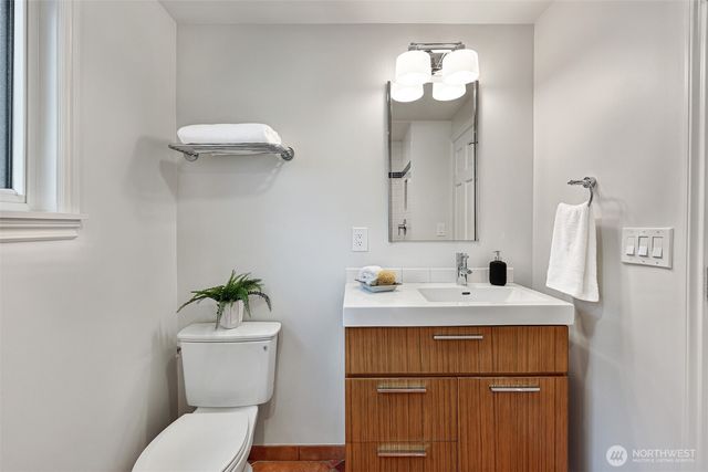 7506 Dibble Avenue NW, Seattle, WA 98117