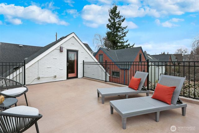 7506 Dibble Avenue NW, Seattle, WA 98117