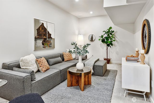 7506 Dibble Avenue NW, Seattle, WA 98117