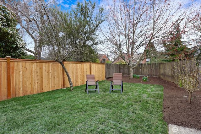 7506 Dibble Avenue NW, Seattle, WA 98117