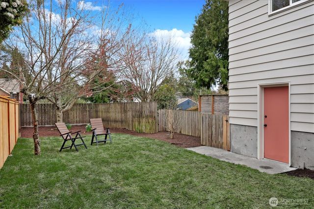 7506 Dibble Avenue NW, Seattle, WA 98117