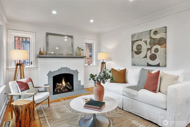 7506 Dibble Avenue NW, Seattle, WA 98117