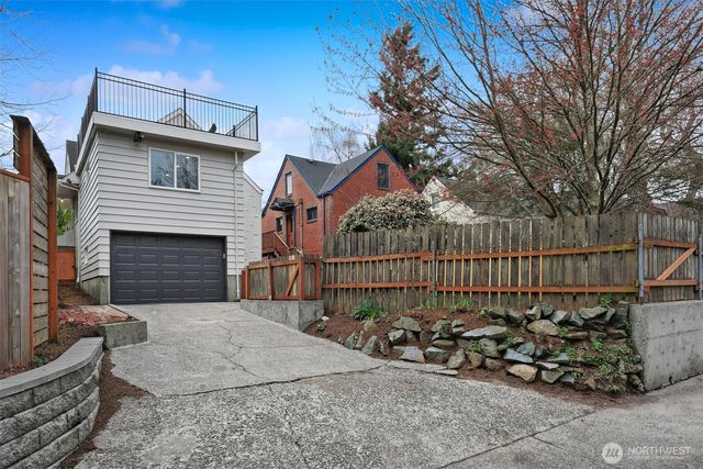 7506 Dibble Avenue NW, Seattle, WA 98117