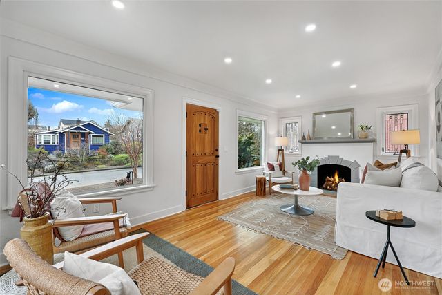 7506 Dibble Avenue NW, Seattle, WA 98117