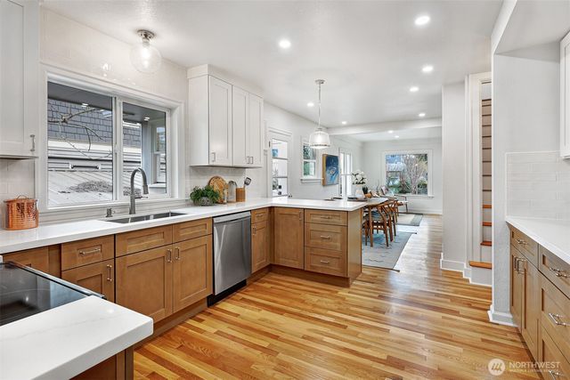 7506 Dibble Avenue NW, Seattle, WA 98117