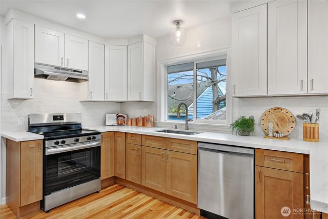 7506 Dibble Avenue NW, Seattle, WA 98117