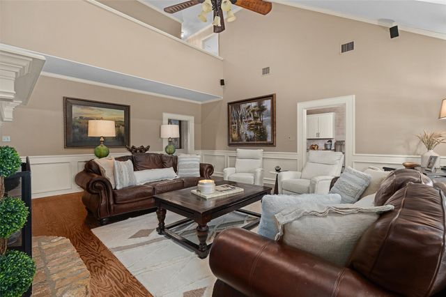 206 Shadow Ridge Drive, Bossier City, LA 71112