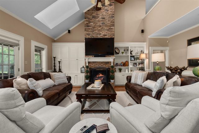206 Shadow Ridge Drive, Bossier City, LA 71112