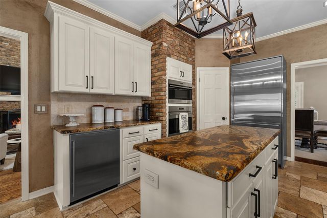 206 Shadow Ridge Drive, Bossier City, LA 71112