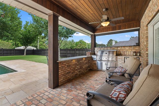 206 Shadow Ridge Drive, Bossier City, LA 71112