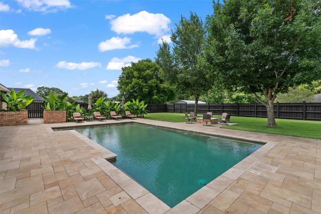 206 Shadow Ridge Drive, Bossier City, LA 71112