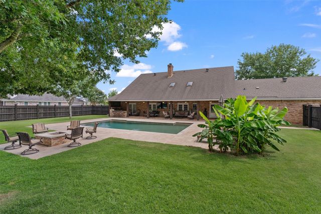 206 Shadow Ridge Drive, Bossier City, LA 71112