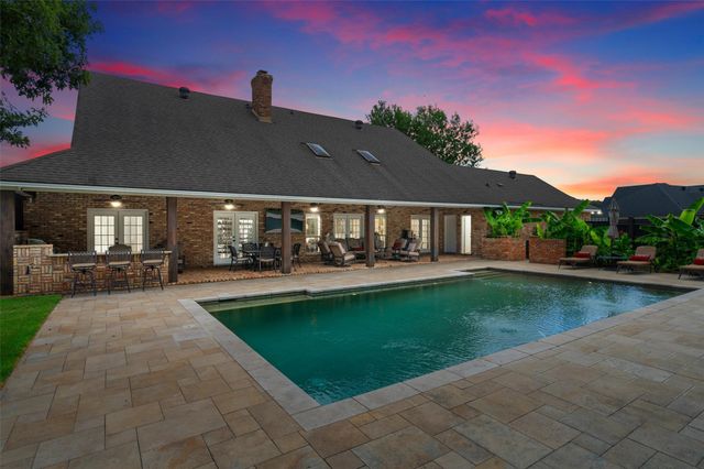 206 Shadow Ridge Drive, Bossier City, LA 71112