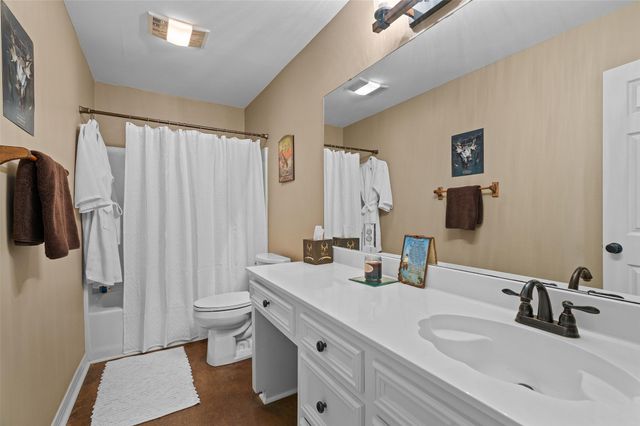 206 Shadow Ridge Drive, Bossier City, LA 71112