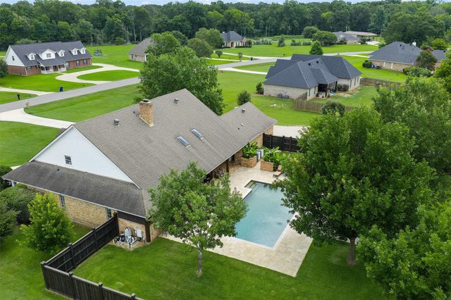 206 Shadow Ridge Drive, Bossier City, LA 71112
