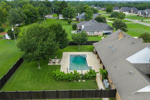 206 Shadow Ridge Drive, Bossier City, LA 71112