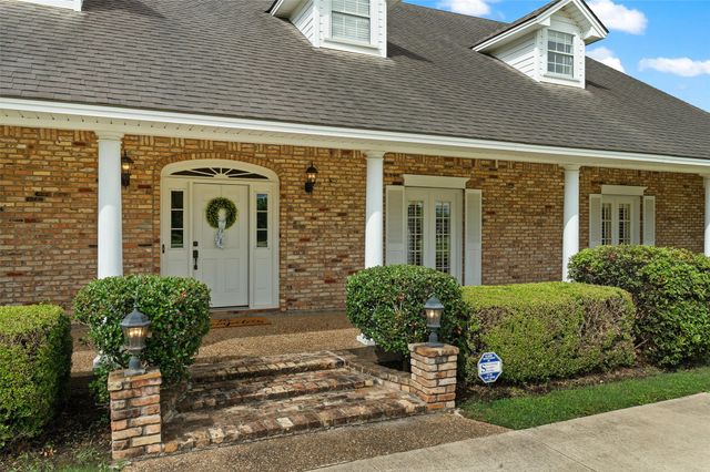 206 Shadow Ridge Drive, Bossier City, LA 71112