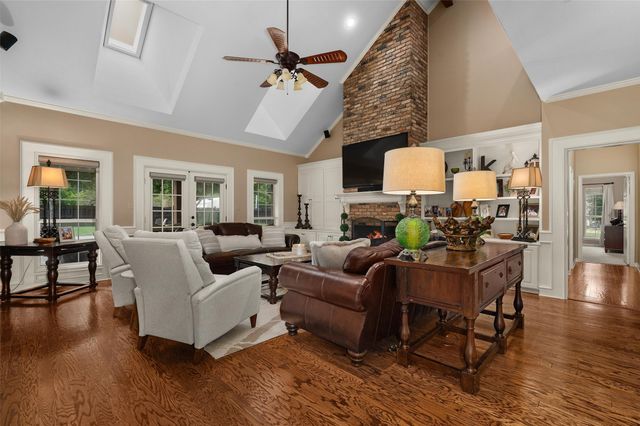 206 Shadow Ridge Drive, Bossier City, LA 71112