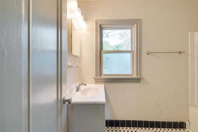 2405 NW 32nd Street, Oklahoma City, OK 73112