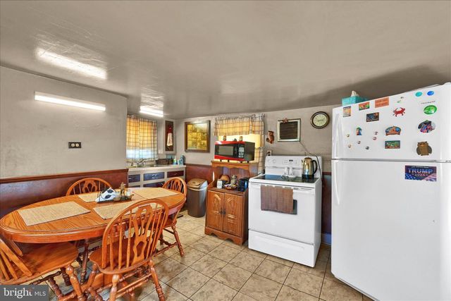 370 REXMONT RD, Lebanon, PA 17042