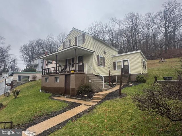 370 REXMONT RD, Lebanon, PA 17042