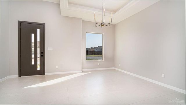 1013 E Costa Del Sol Avenue, Edinburg, TX 78542