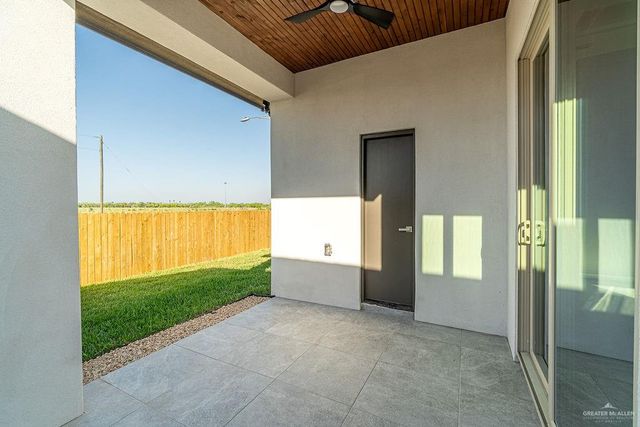 1013 E Costa Del Sol Avenue, Edinburg, TX 78542