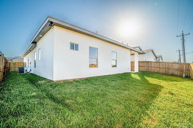 1013 E Costa Del Sol Avenue, Edinburg, TX 78542