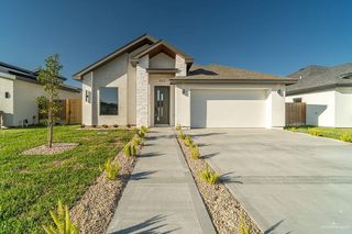 1013 E Costa Del Sol Avenue, Edinburg, TX 78542