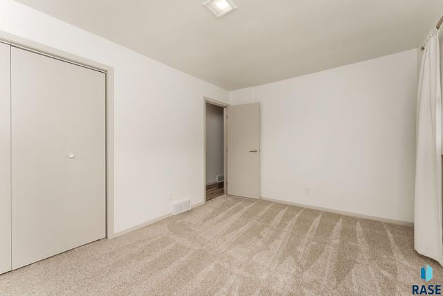 919 N Omaha Ave Avenue, Sioux Falls, SD 57103