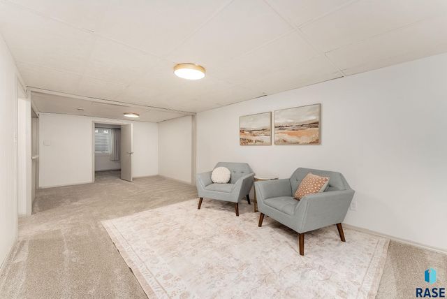 919 N Omaha Ave Avenue, Sioux Falls, SD 57103