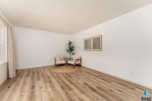 919 N Omaha Ave Avenue, Sioux Falls, SD 57103