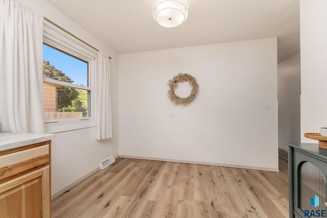 919 N Omaha Ave Avenue, Sioux Falls, SD 57103