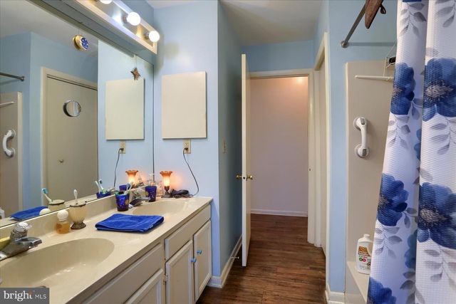 119 RED FOX LN, Harrisburg, PA 17112