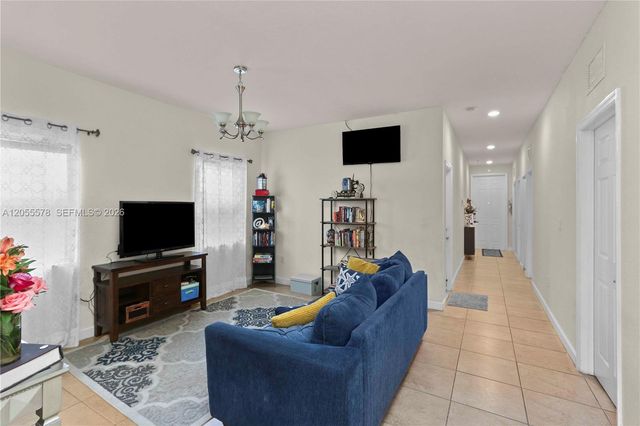 3124 SE 2nd Dr, Homestead, FL 33033