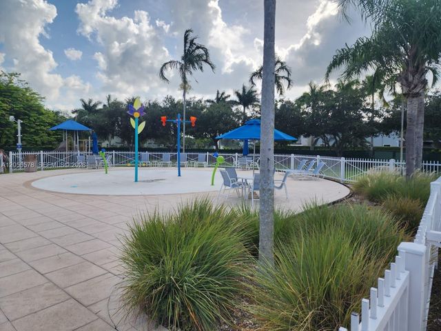 3124 SE 2nd Dr, Homestead, FL 33033