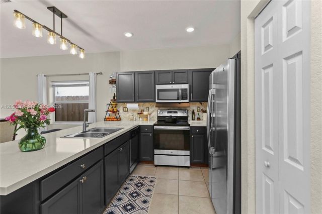 3124 SE 2nd Dr, Homestead, FL 33033