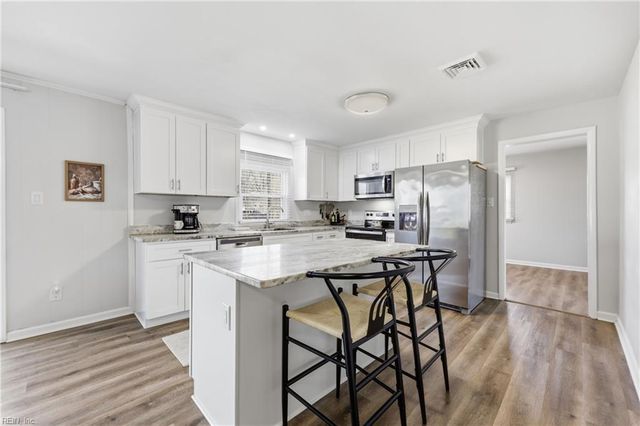 324 Mobile DR, Chesapeake, VA 23323