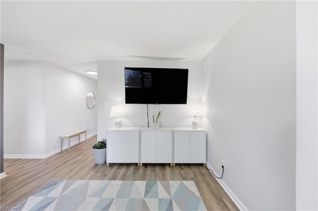 324 Mobile DR, Chesapeake, VA 23323