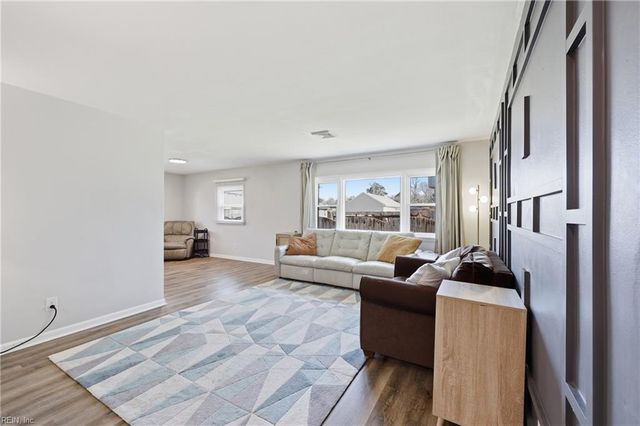 324 Mobile DR, Chesapeake, VA 23323