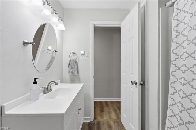 324 Mobile DR, Chesapeake, VA 23323