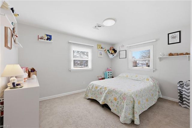 324 Mobile DR, Chesapeake, VA 23323