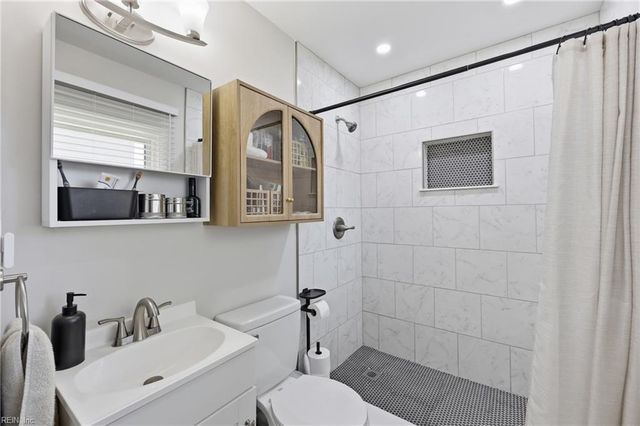 324 Mobile DR, Chesapeake, VA 23323