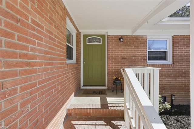 324 Mobile DR, Chesapeake, VA 23323