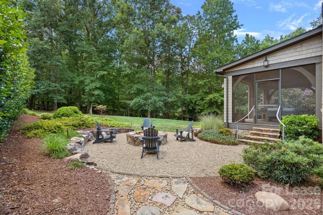 3813 Lakeside Drive, Charlotte, NC 28270