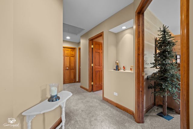 735 Meadow Wood Drive, Joliet, IL 60431