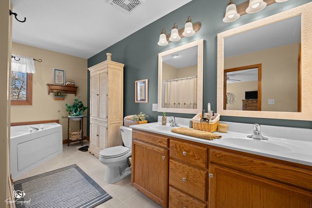 735 Meadow Wood Drive, Joliet, IL 60431