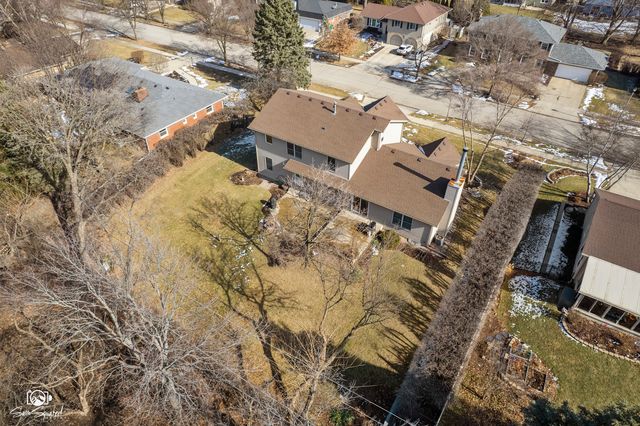 735 Meadow Wood Drive, Joliet, IL 60431