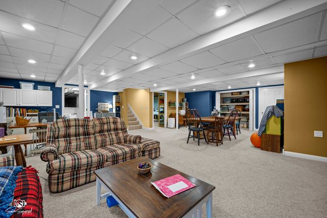 735 Meadow Wood Drive, Joliet, IL 60431